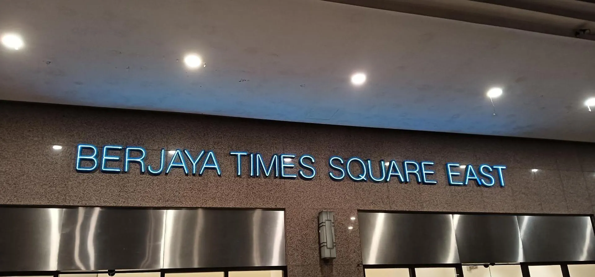 Апартаменты Emas Service Suite Times Square Куала-Лумпур