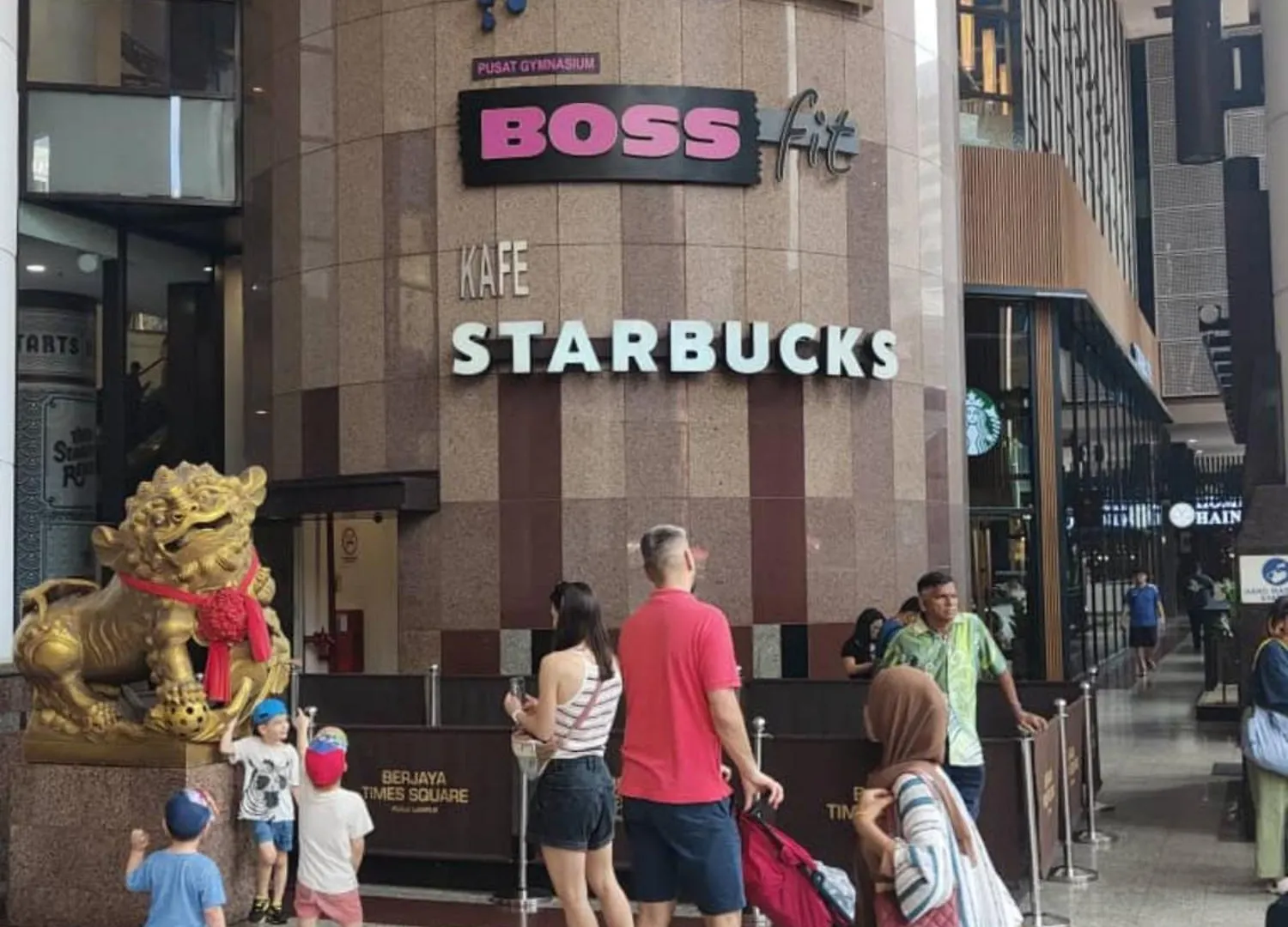 Emas Service Suite Times Square Куала-Лумпур 0*,