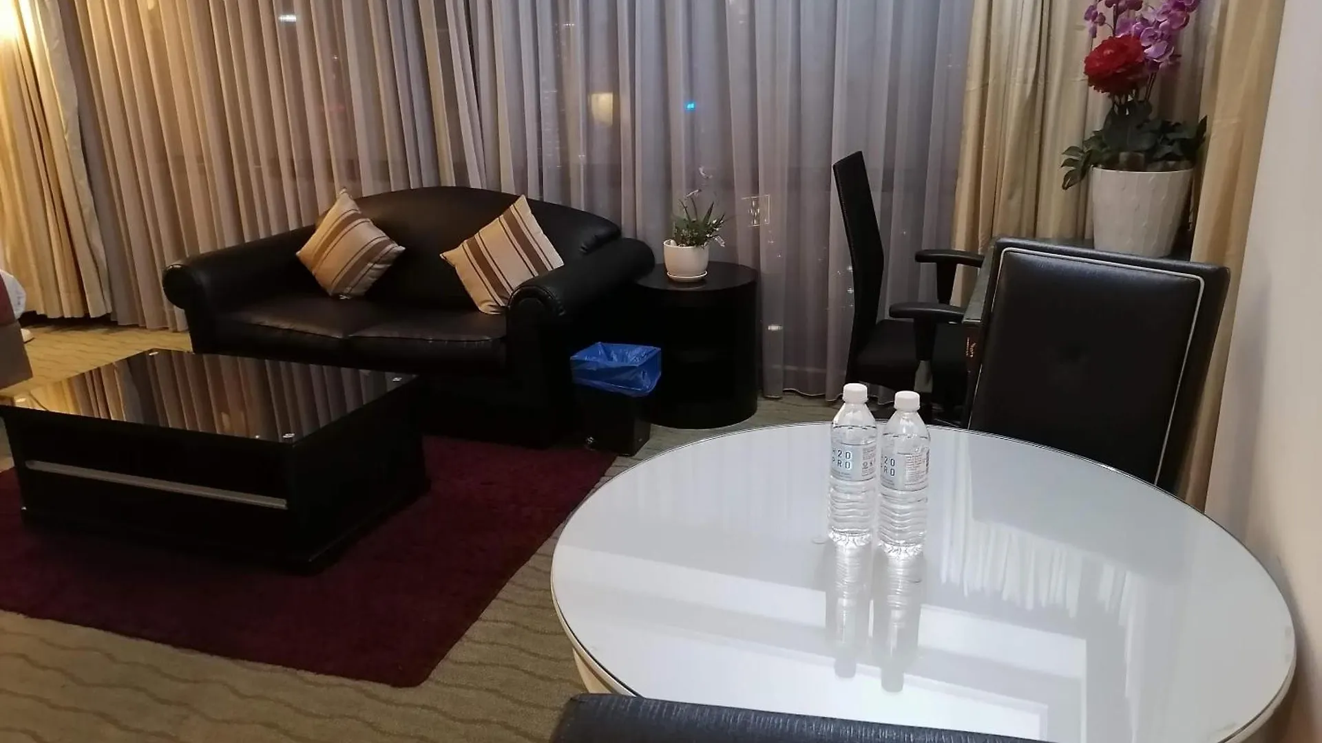 Emas Service Suite Times Square Kuala Lumpur 0*,